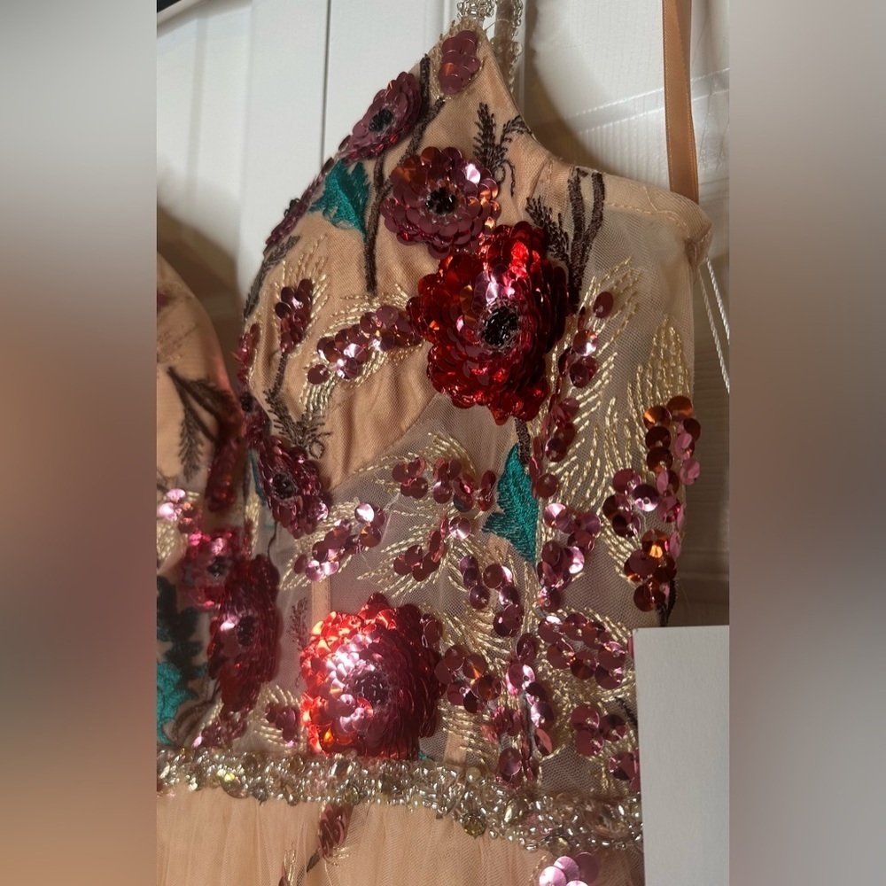 MAC DUGGAL Beige Embellished Floral Detail A Line Gown Size 8 Style #681101 NWT - Picture 7 of 16